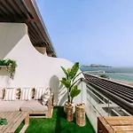 Beachfront Bliss On The Palm Jumeirah
