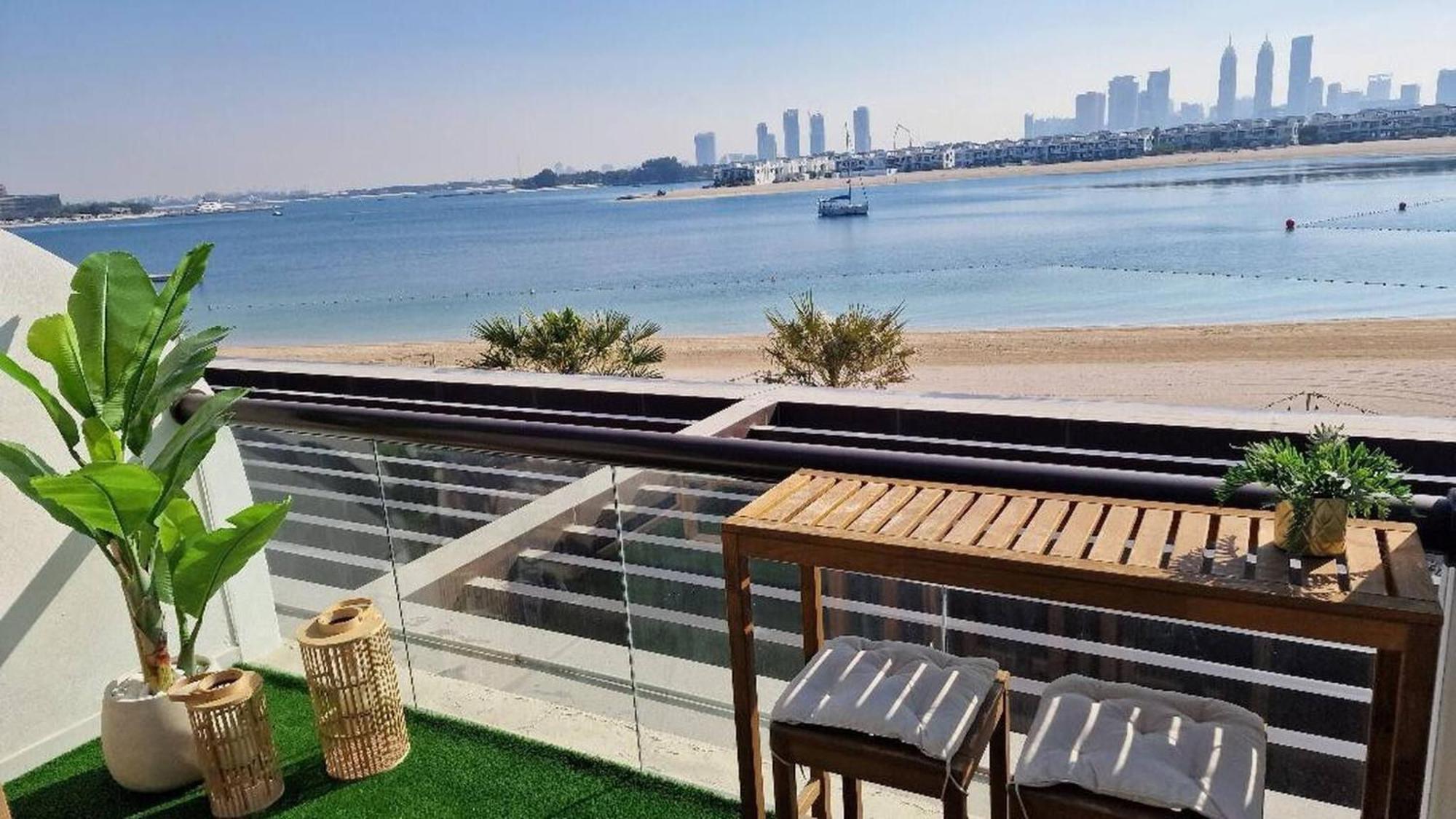 Beachfront Bliss On The Palm Jumeirah Apartment