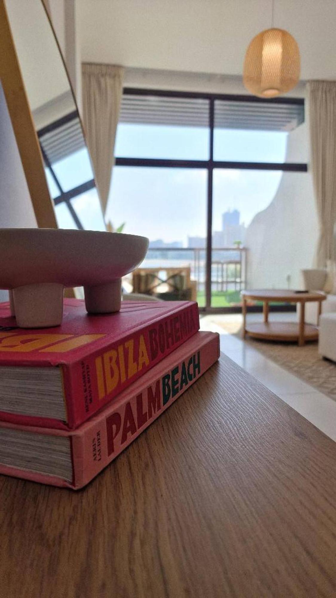 Beachfront Bliss On The Palm Jumeirah Apartment *