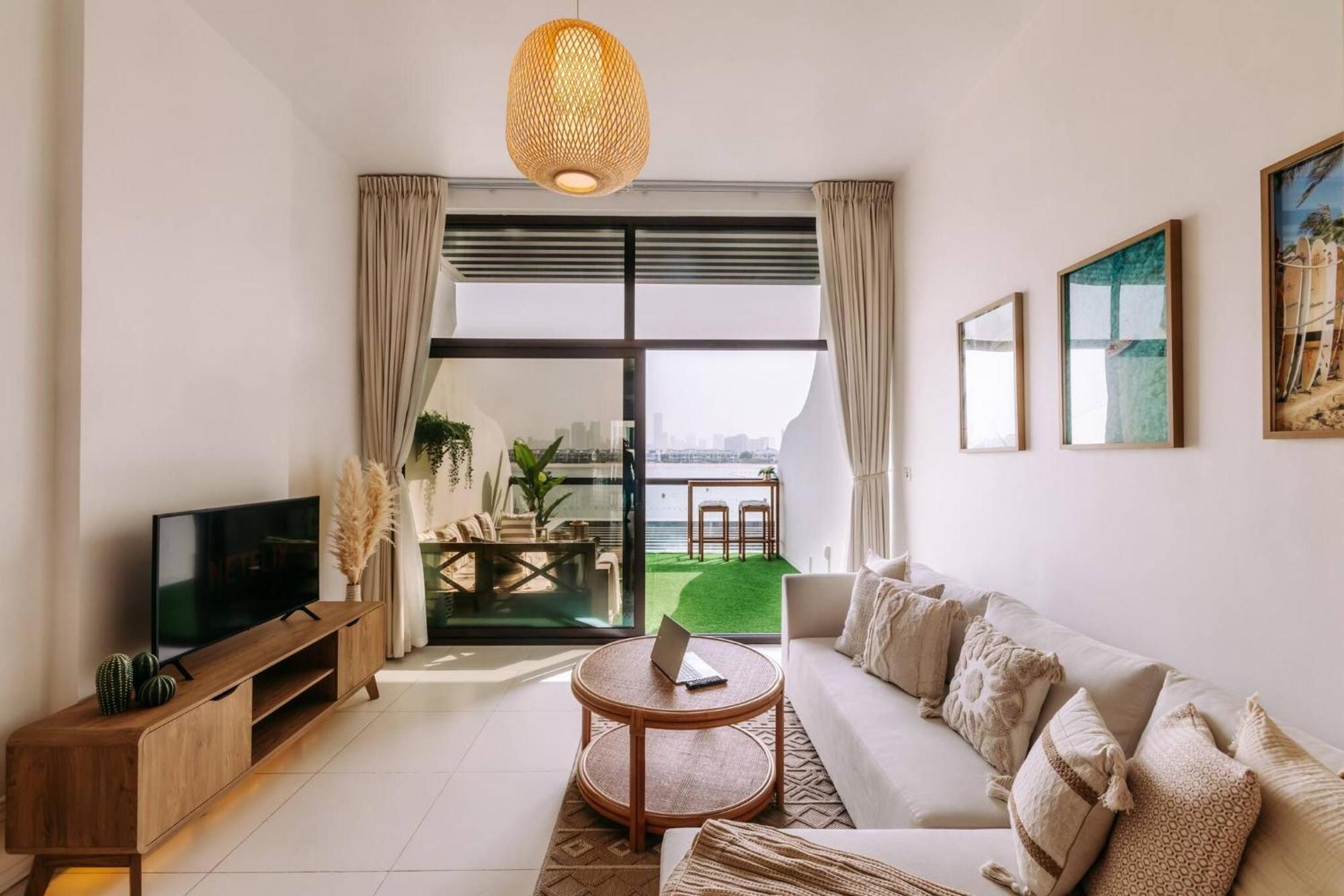 Beachfront Bliss On The Palm Jumeirah Dubai